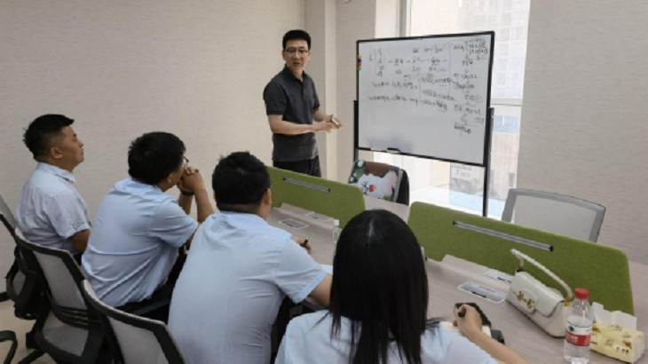 担保集团赴大道云科洽谈业务