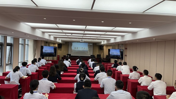 担保集团组织开展安全事故警示教育大会