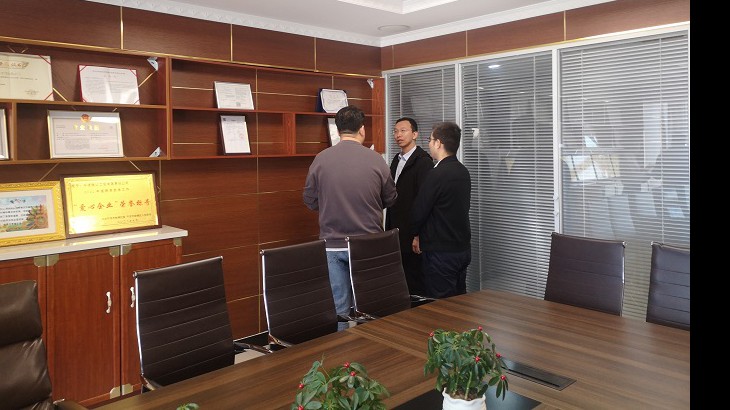 “三抓三促”在行动 | 金融资本集团党委副书记、总经理谢瑾仁一行调研担保集团平凉分公司及重点合作企业