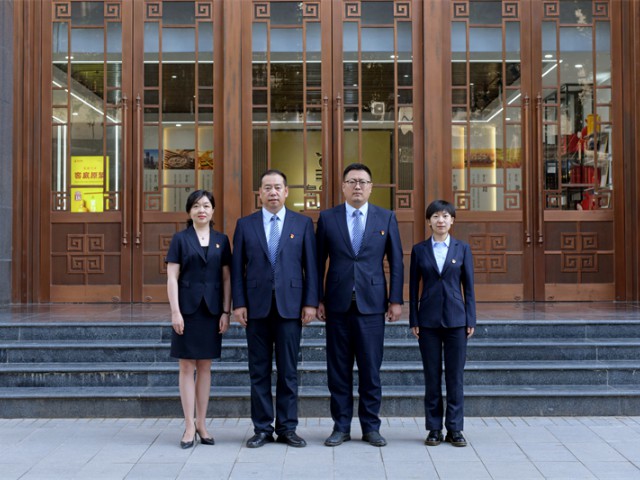 担保集团领导班子合影