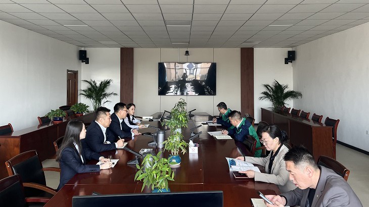 担保集团总经理高健与金川电缆洽谈业务