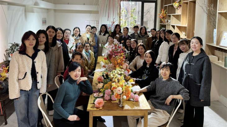 担保集团组织开展“心有繁花 一路芳华”三八妇女节主题活动