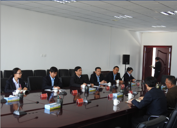 公司领导与兰州新区管委会领导进行座谈